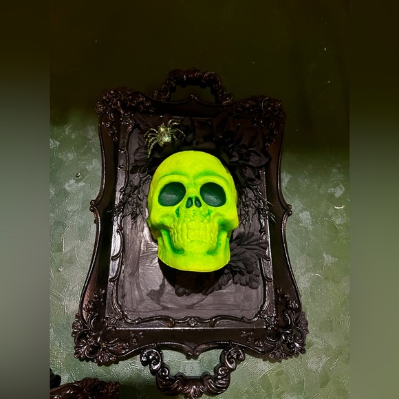 Green Skull Academia - Picture 1 of 3